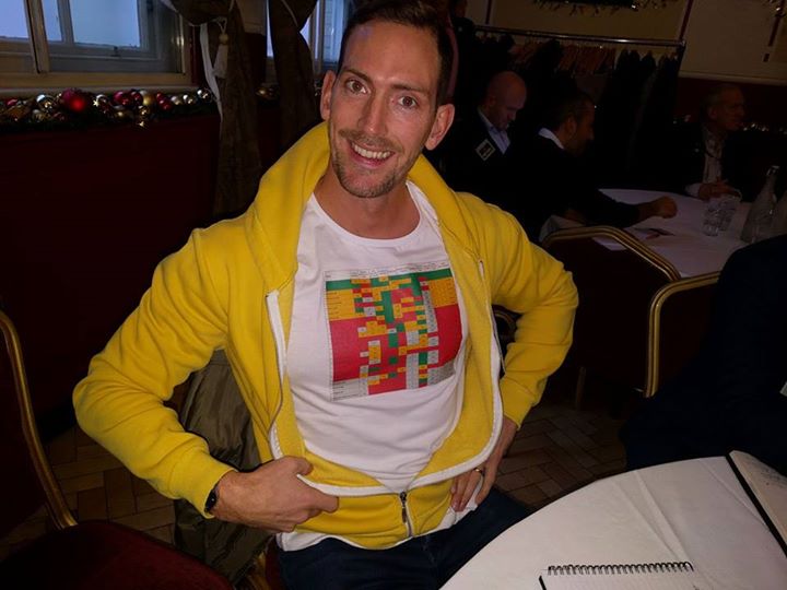 Winnerrrrrs!  It seems <a href="/BNI_Balham/">BNI Balham</a> is on a roll.  Chapter President and Fitness Trainer extraordinaire <a href="/DomThorpe/">Dom Thorpe</a>  demonstrates their success on his chest as BNI Balham win Best Chapter across London.