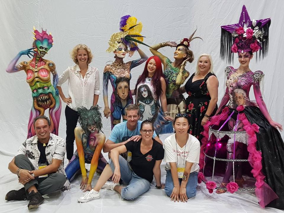 Paintopia's tweet image. Happy Tuesday!
Check out our #behindthescenes footage from our visit to #daeguinternationalbodypaintingfestival earlier this year with @liveartamerica #terabakker  #matteoarfanotti #gabrielahajek @voordebakkerlex 👩‍🎨❤📷
bit.ly/2j0t8aW