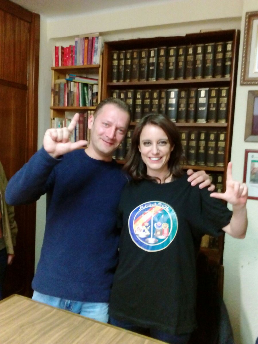 jusapol's tweet photo. Gracias @ALevySoler por tu apoyo y por escuchar nuestra reivindicación de #EquiparacionYa . #UnidosxlaEquiparacion https://t.co/MzDtG00ACB