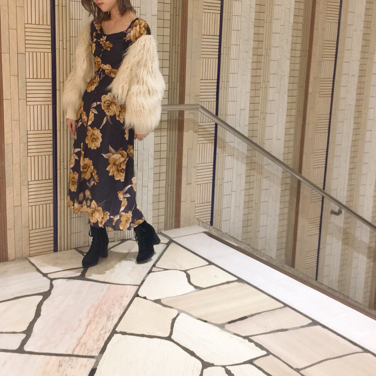 Snidel公式アカウント Staff Snap 胸元のギャザーと華やかなフラワーデザインが目を惹くロングワンピース ビッグフラワーロングワンピース 14 000yen Tax チェック T Co Wpyrycvqfj Snidel スナイデル 新作 ワンピース Ootd 新宿