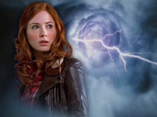 Many Happy Returns to Karen Gillan aka Amy Pond who celebrates her Birthday today. 