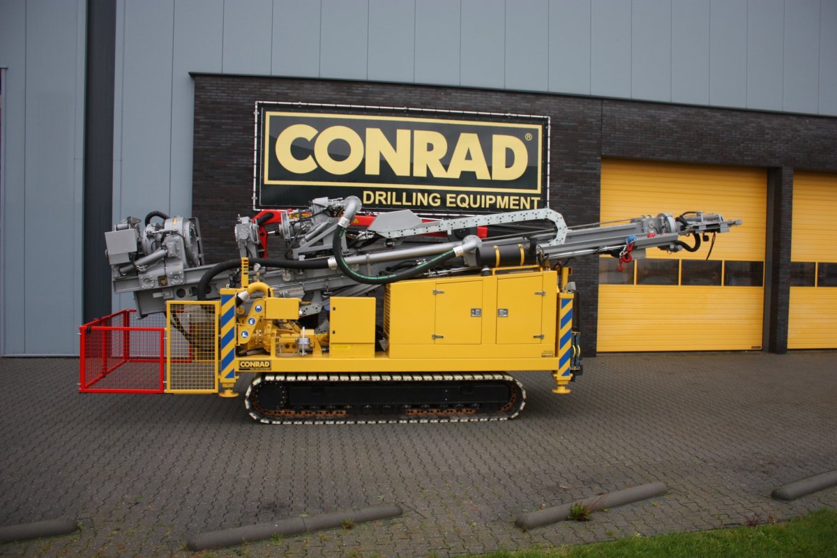 ConradStanenBV's tweet photo. CONRAD COMBI 300 FOR THADE GERDES GERMANY This drilling machine can be used for straight flush drilling, auger Drilling and percussion drilling. https://t.co/qKlDucIr54 https://t.co/W9fQzI9Z46