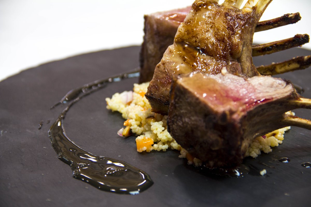 HotelCanaro's tweet photo. Aquesta temporada estrenem nou xef. Vine i tasta els seus plats.
Esta temporada estrenamos nuevo chef. Ven y prueba sus platos.
Nous avons en première un nouveau chef. Venez essayer leurs plats.
He made his debut this season as a chef, Come and try their dishes. https://t.co/1stIcrBacm