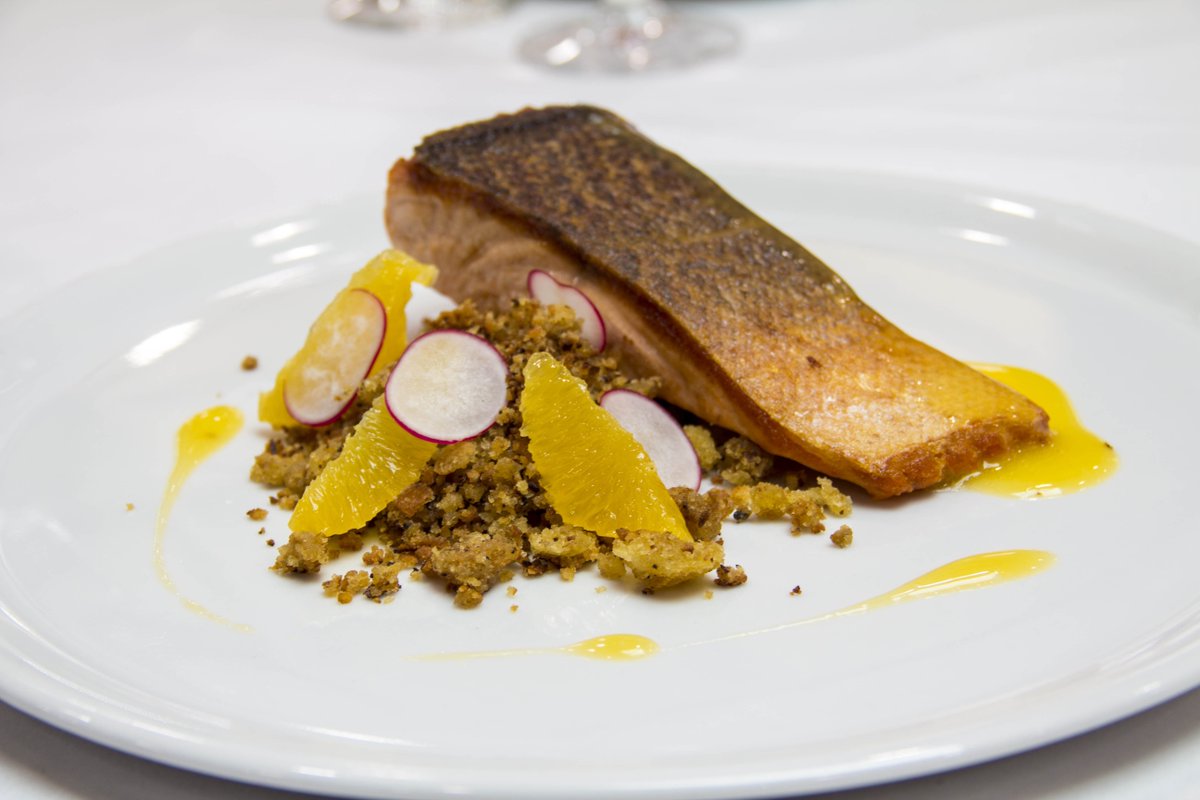 HotelCanaro's tweet photo. Aquesta temporada estrenem nou xef. Vine i tasta els seus plats.
Esta temporada estrenamos nuevo chef. Ven y prueba sus platos.
Nous avons en première un nouveau chef. Venez essayer leurs plats.
He made his debut this season as a chef, Come and try their dishes. https://t.co/1stIcrBacm