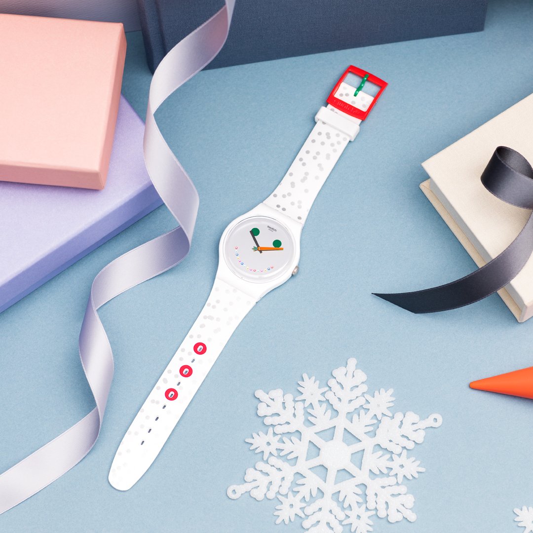 Swatch's tweet image. Meet ISIDOR, our 2017 Season Special snowman - swat.ch/Isidor_EN
This limited and numbered edition is available in only 8888 pieces worldwide☃️🥕