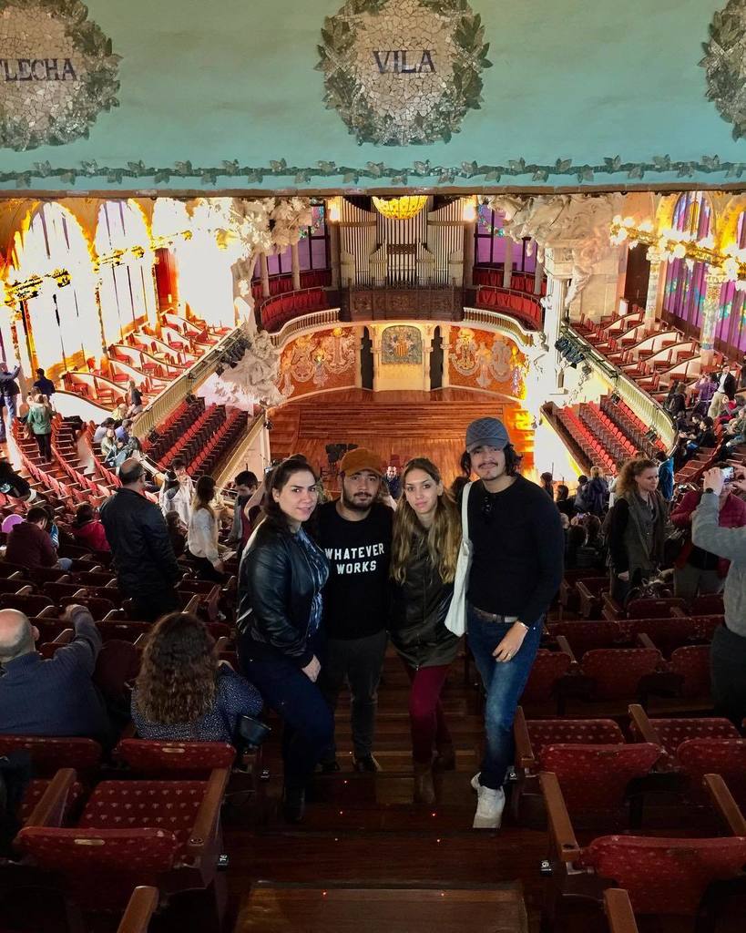 rojassalgado's tweet photo. Tour Palau de la Música 
#friendstime #tour #knowing #palaudelamusica #palaudelamusicacatalana #openhouse #puertasabiertas #architecturephotography #friendsphotography #greatday #instafriends #greatbuilding #c https://t.co/fbqoa635og