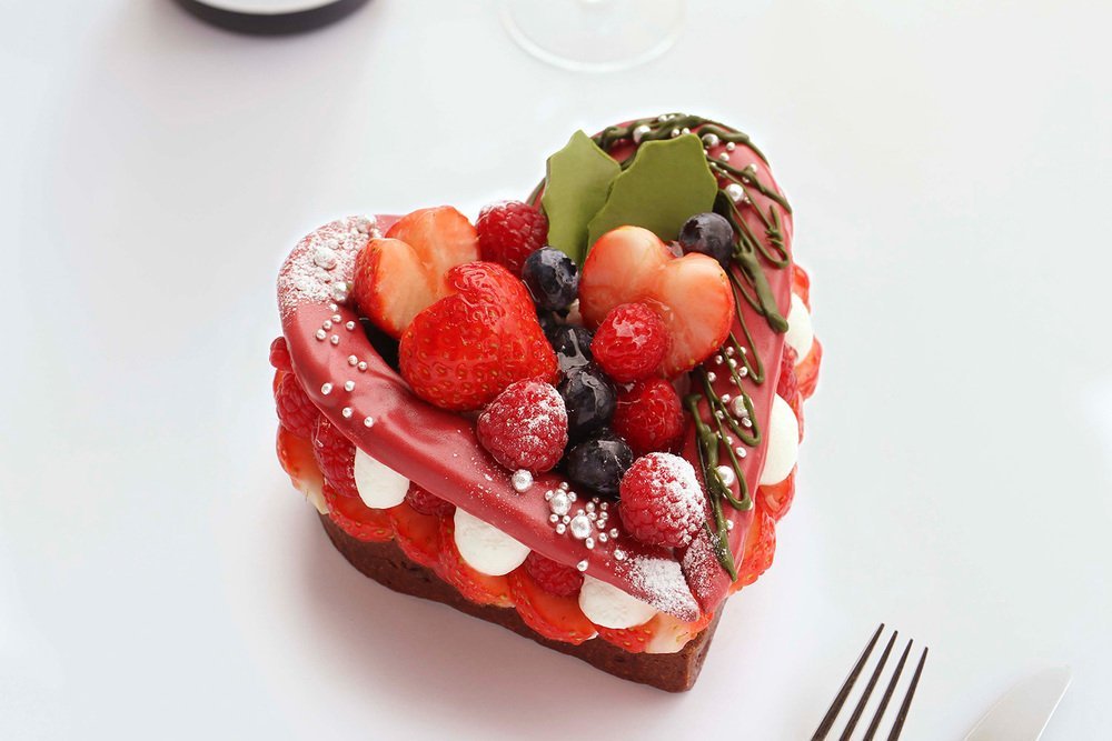Fashion Press カフェコムサのクリスマスケーキ 真っ赤なハート型ケーキや あまおう をお城のようにデザイン T Co Mghuxhmije Fashion Press カフェコムサのクリスマスケーキ 真っ赤なハート型ケーキや あまおう をお城のようにデザイン T Co Mghuxhmije