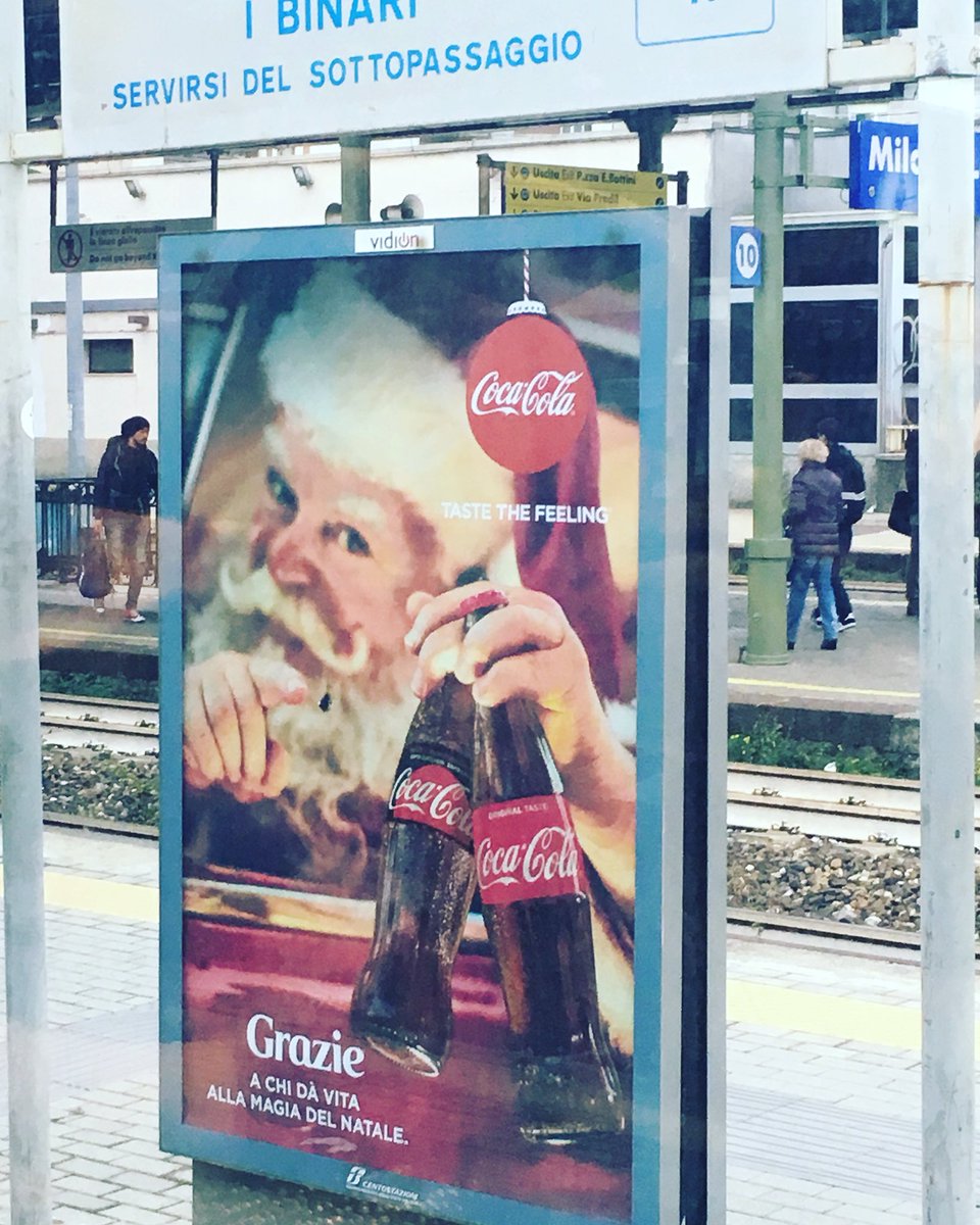 SolePamela's tweet photo. @cocacolait sei sempre una #certezza. #tistudiodanni #christmastime #Milano #stazionemilanolambrate #adv #carta #babbonatale #grazie https://t.co/NQWhbdUayX