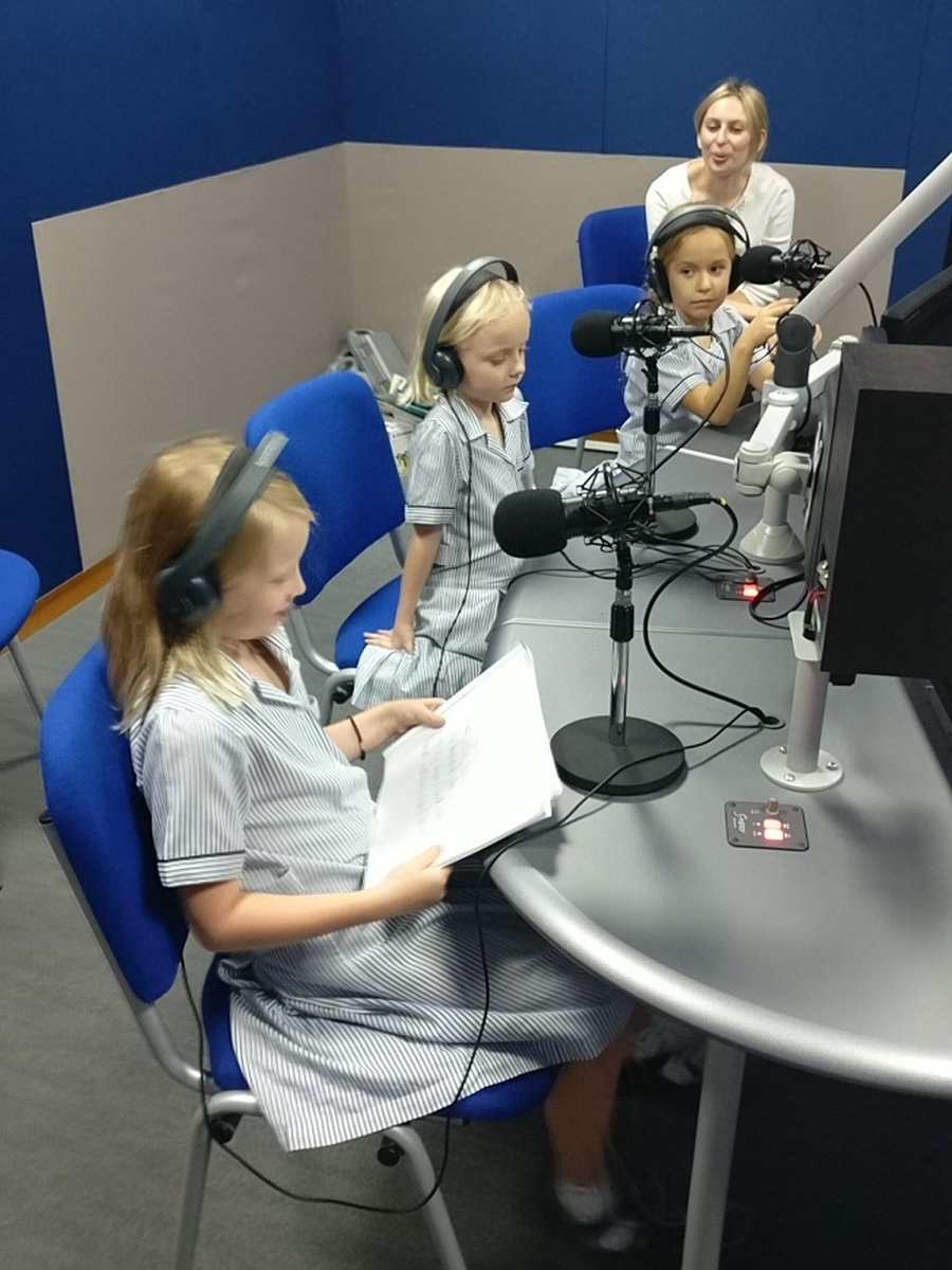 mrdtalbert2's tweet photo. @DBSJP_Year2 Delma in the JP Radio Studio recording their podcasts about Dubai &amp; the UAE. @DBSJumeirahPark @Taaleem https://t.co/20jKDcjuPQ