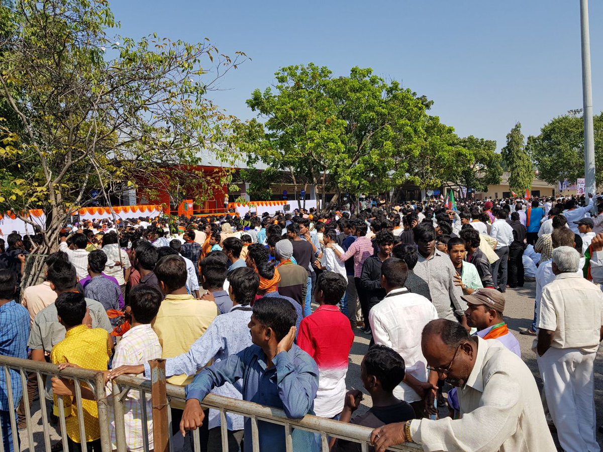 kishanreddybjp's tweet photo. A huge gathering of @BJP4Telangana karyakartas at Begumpet airport to welcome Hon'ble PM Shri @narendramodi ji. The presence one of the most dynamic and visionary Prime Ministers of our country has brought about exhilarating enthusiasm among the crowd. #NaMoInHyd https://t.co/8SaUMyw14N