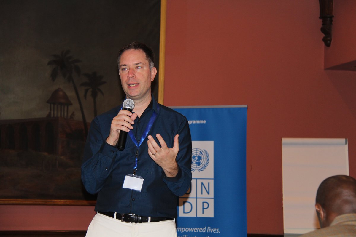 PNUDBenin's tweet image. #Hack4Dev #Caire C'est parti pour 3 jours  d'échanges et de partage d'expériences sur l'#innovation pour le développement! 20 bureaux pays  du #PNUD représentés