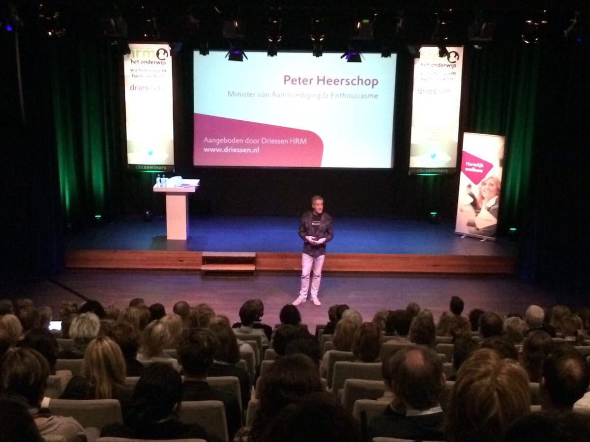 “Je kunt altijd iets doen! Leren = het mooiste dat er is.”  .....”Onzin, de leerling centraal. De leerling &amp; docent samen centraal, het gaat om de VERBINDING” aldus <a href="/peterheerschop/">Peter Heerschop</a> #hrondnl #juichmoment
