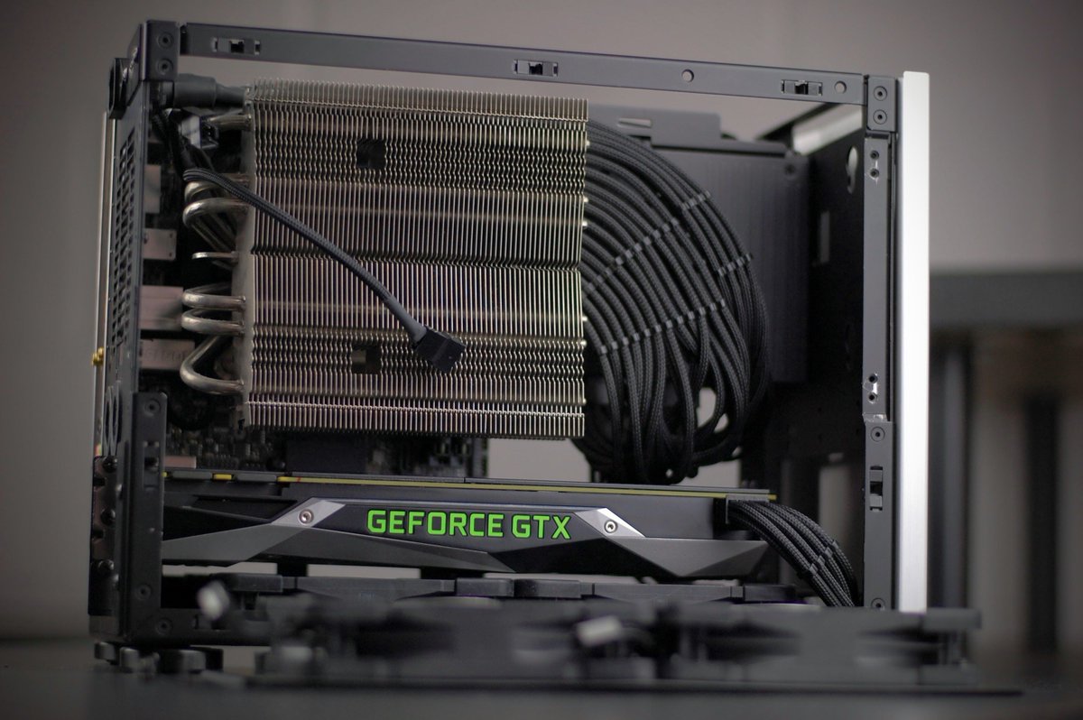 N3xusComputing's tweet photo. Taylor's build , more internals , better perspective....
#n3xuscomputing #technology #buildapc #custompc #gaming #gamingpc #pcgaming https://t.co/PJ21tF5XvR