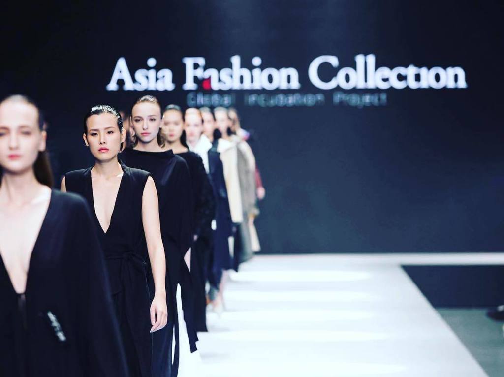 afc_fashion_'s tweet photo. ◆Asia Fashion Collection◆
Our Taipei Stage @ #taipeiinstyle !
#NYFW coming up next!
#afc_fashion #asiafashioncollection #fashion #fashiondesigner #tokyo #NYFW #fashionshow #TOKYOfashion #style #runway #models #vantan #バンタン #parco https://t.co/GqhFFTUk1z