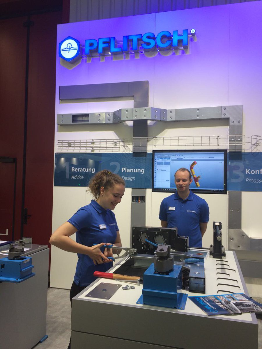 FirmaPFLITSCH's tweet photo. Heute geht es los: auf dem #PFLITSCH Messestand können Sie in Live-Vorführungen unseren Baugruppen-Service kennenlernen. Besuchen Sie uns: Halle 5, Stand 371 und 373
#sps_live https://t.co/KQBwnaYfIu