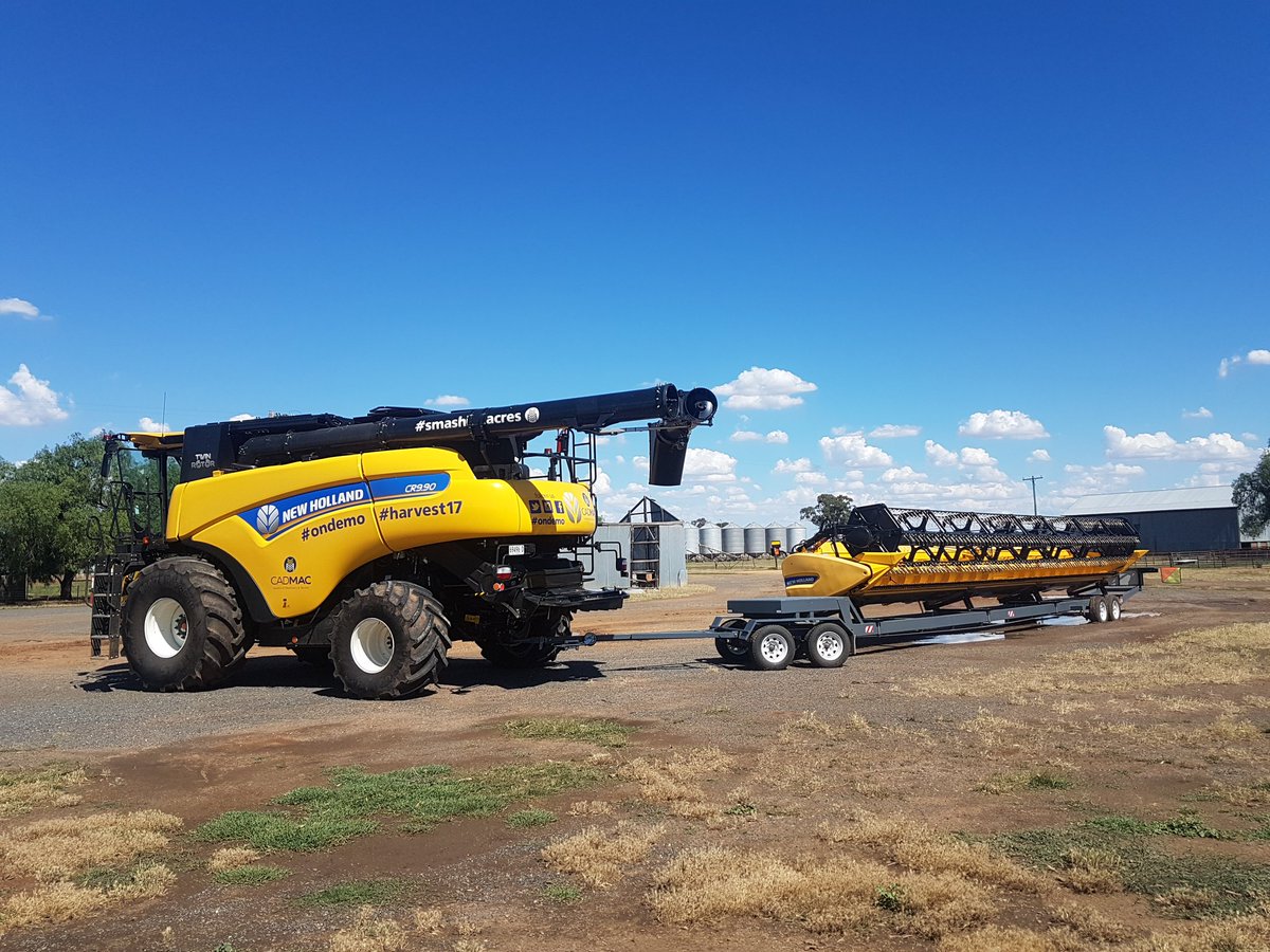 Intersales_cnh's tweet photo. It was hot enough today to go back out #ondemo and the @NewHollandAG CR9.90 and Varifeed Front certainly didn't disappoint. https://t.co/PMd4JazGE5
