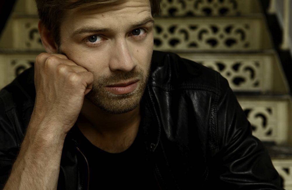 Bartek__Radecki's tweet photo. How are you? #darkmood #darkside #darkjacket #generalydark #kruger https://t.co/4DchJMCz5J