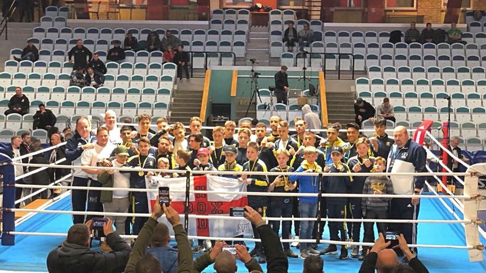 Hodbox's tweet photo. 14 Golds ๐ฅ 7 Silvers ๐ฅ Best Team Award For 3rd Year Running. @England_Boxing @ActiveBrox @MercSport #TeamHodBox https://t.co/mPrTGdvbJu