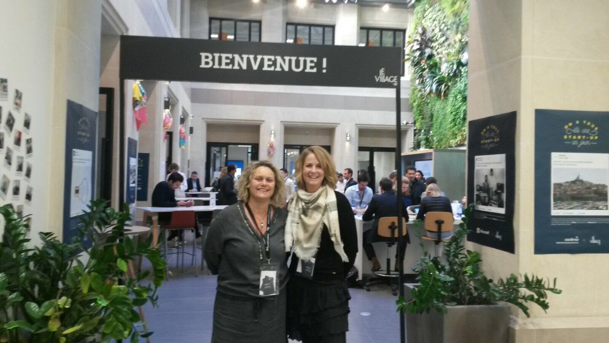 RDPepites's tweet photo. [#RDPepites✨#Live] VOUS COM'L en visite au Village by CA Paris ! @VillageCAParis @VillageAquitain #VOUSCOML #VillageByCA #Paris https://t.co/WNZZuhTADW