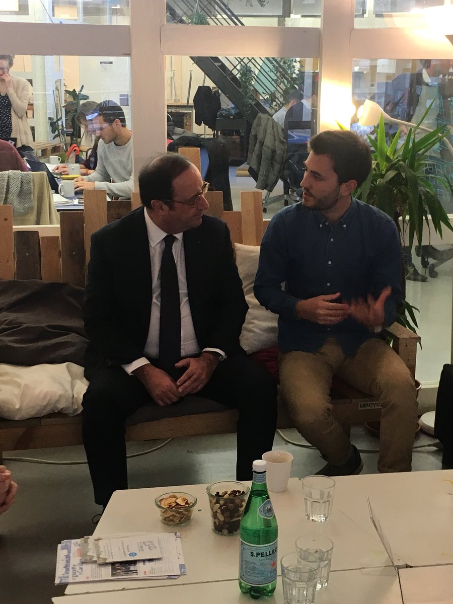 makesense's tweet photo. Former Président François Hollande at MakeSense to discover our Social start-ups @lecarillon_asso @SenseCubeCC @Hopaal_ Les Talents D’Alphonse https://t.co/0VNPkytwJo