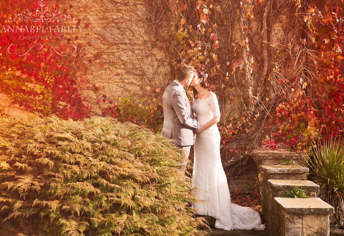 AnnabelFarley1's tweet photo. It was a beautiful autumnal wedding day for Matt and Kate @HydeBarn #cotswolds #stow #gloucs #wedding #hydebarn #weddingphotography #autumnwedding https://t.co/bwtSC40DqM