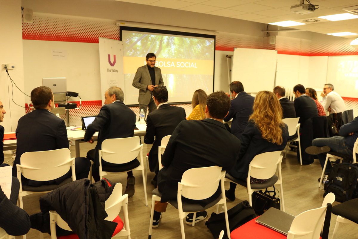 Terminamos la primera ronda de presentación de las seis #startups del #FintechOpenChallenge, ahora las tres más votadas por el jurado entrarán en la siguiente fase de preguntas