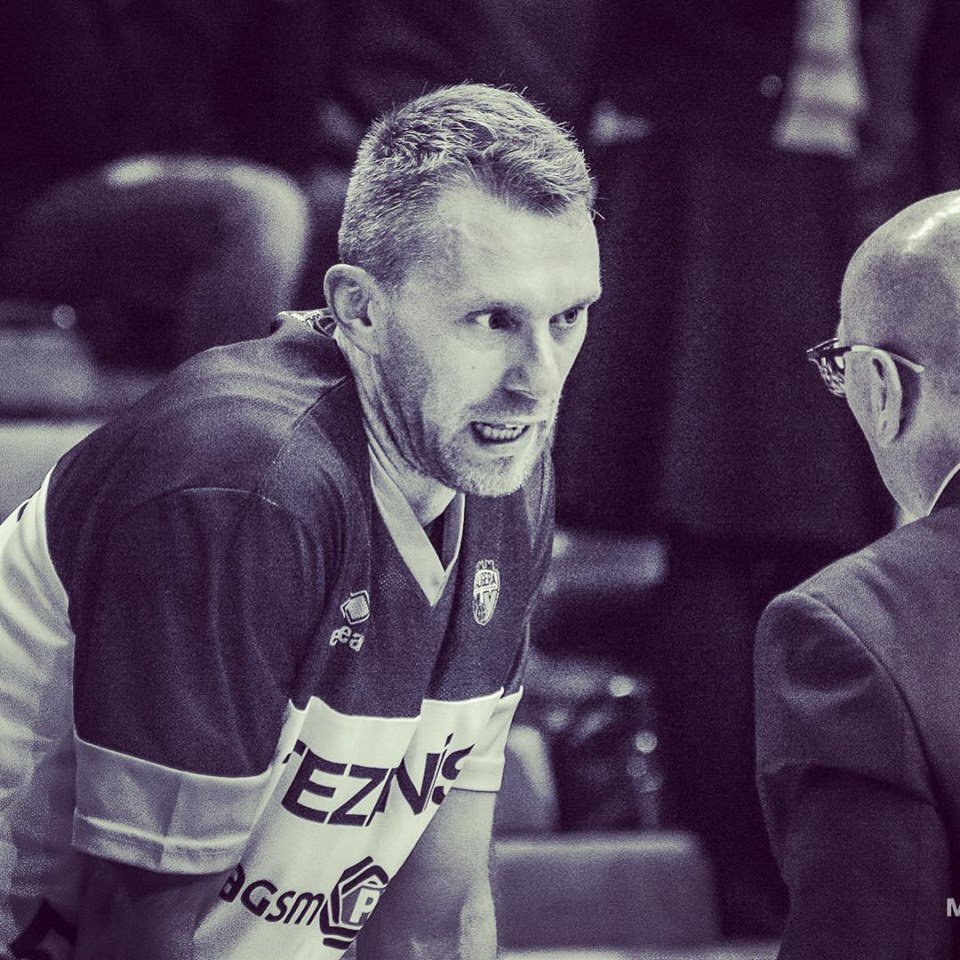 Tele_sBasket's tweet photo. I 🔝🏀⛹🏼 tra gli ex @juniorcasale nella nona giornata di #SerieA2OldWildWest: @SimonePierich realizza 11 punti con 1 rimbalzo e 1 assist in #VeronaImola 81-70.
#LNPsocial #SerieA2Italia #A2Est #LaNostraPassione #iotifoscaligera https://t.co/jvvMjS6IJU