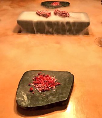 CreationsVapour's tweet photo. Have you thought of useing #DryIce in food presentation? https://t.co/QHE3tnXS7g