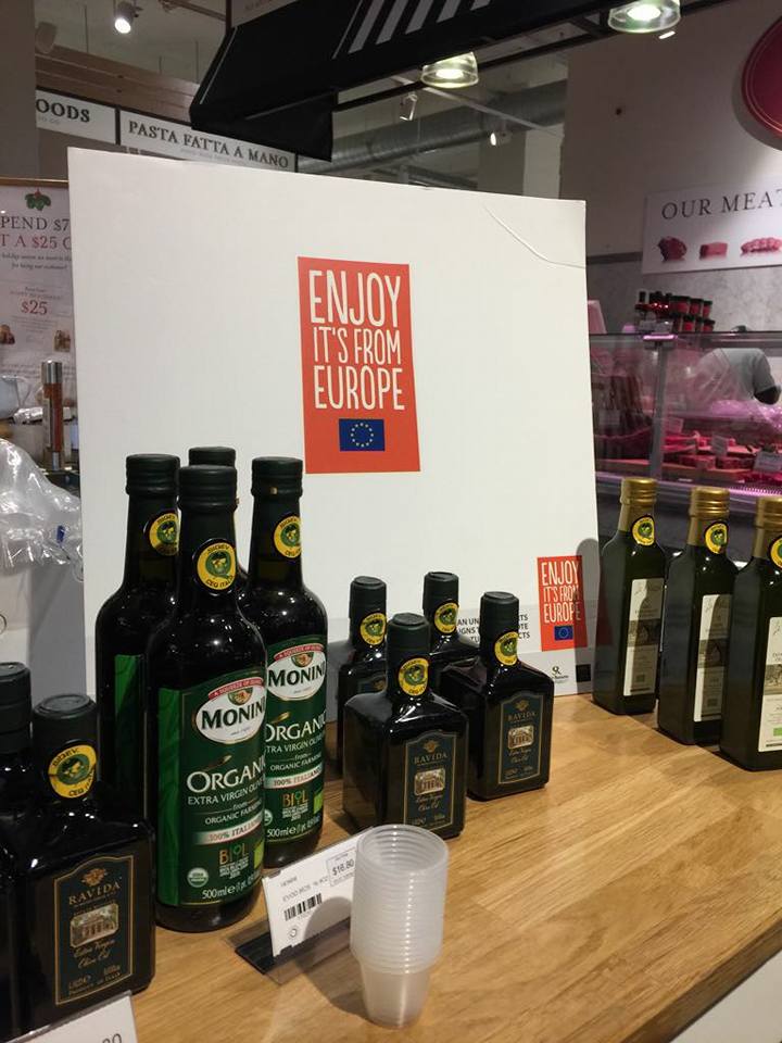 extra_camilla's tweet photo. #extrahealthyliving #greatitalianextravirginoliveoiltasting @EatalyChicago #enjoyitsfromeurope! https://t.co/gHL1q1TeoU