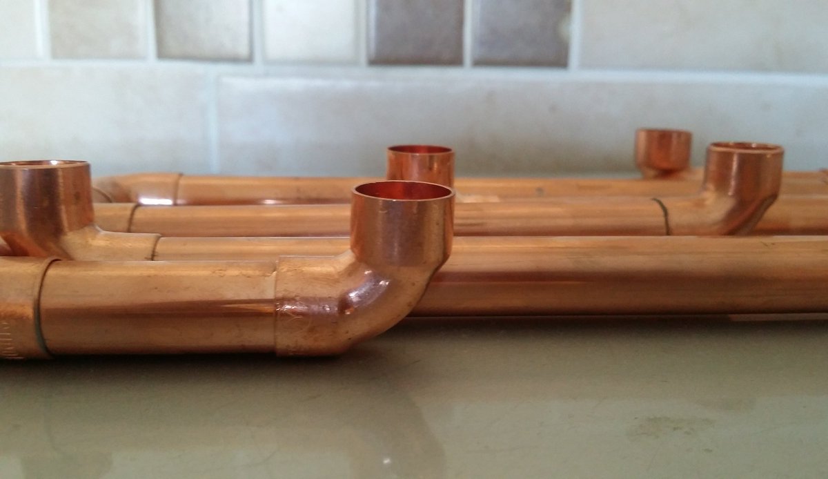Designs_LnB's tweet photo. Copper magazine/letter rack
Fits standard magazine n takes letters as well
#craft
#design
#RSA
#CopperTrends2017
#copperpipe
#steampunk
#copperstand
#steampunked https://t.co/dcd3kHnRym