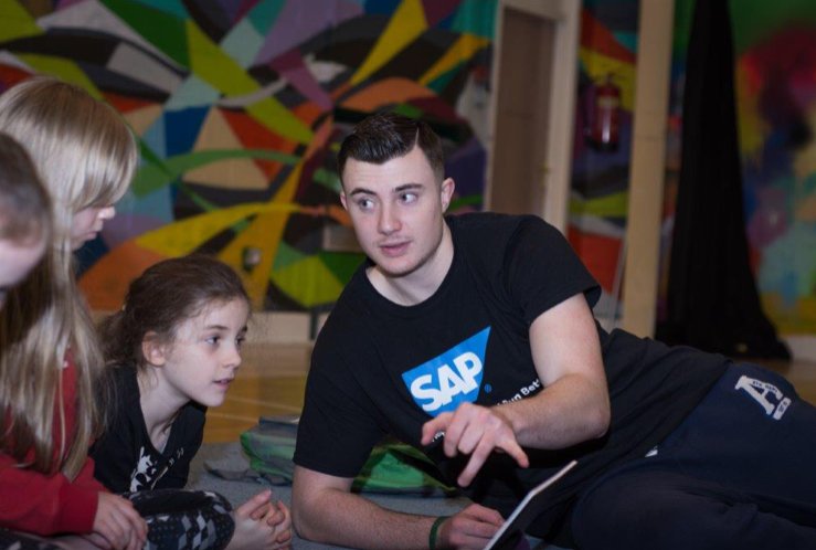 FionaCleare's tweet image. Loads of fun at Robot Circus Creative Lab where young kids explore Circus & Coding skills #Scratch with fabulous tutors, mentors and volunteers from @CoderDojoGalway @galwaycircus @SAPIreland CIF #codeEU #circusninjas