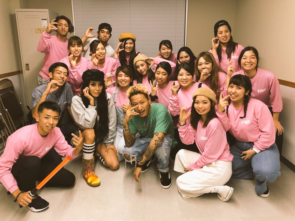 CREAM_STAFF's tweet photo. 25,26日の沖縄epicaと沖縄女子短期大学の沖女祭でのCREAM。
沖縄の皆さん盛り上がりもすごく最高でした。

#CREAM #沖縄 #epica #沖女祭 https://t.co/d0SZCSpnph