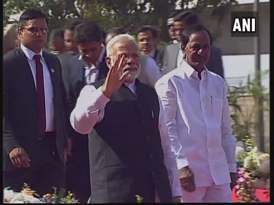 news24tvchannel's tweet photo. Centre won't discriminate against states on political basis: Modi #ModiinHyderabad #HyderabadMetro #AndhraP https://t.co/N7tvG8aHc2 https://t.co/LdTgvr2Qz8