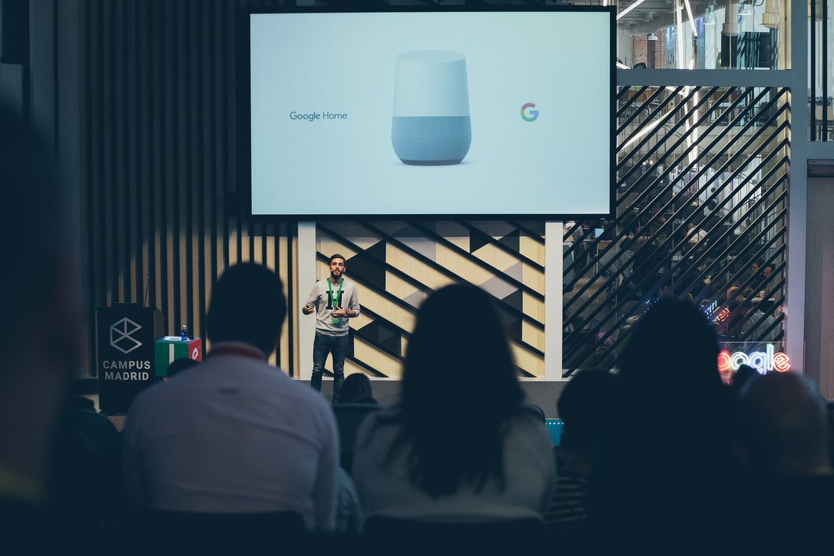 data_hoy's tweet photo. #SEO y @DigitalMarketing para #Startups en #campusmadrid con @JoseRamonSaura en el programa de @Google desarrolladores Launchpad #GDG_ES https://t.co/JEHvaGxIYC