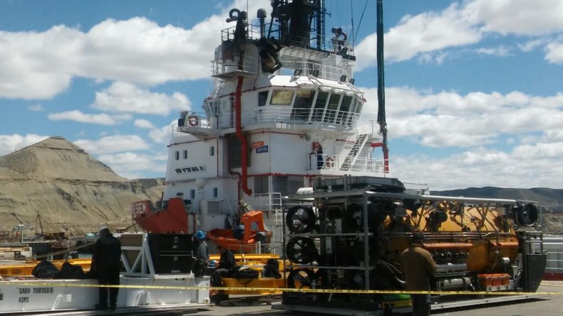 exprimidores's tweet photo. MOVIL #EdificioLibertad Nueva jornada de busqueda del submarino San Juan. Informa @marianorinaldi https://t.co/zfStyhfYAK
