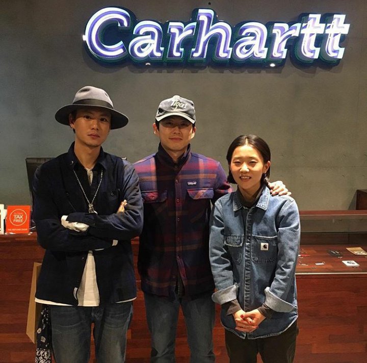 NEW Steven Yeun photographed last night!