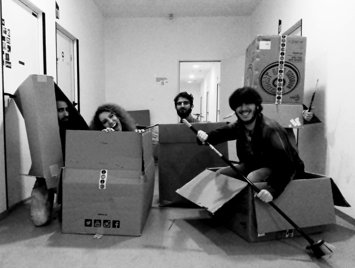 Animal_Disorder's tweet image. Estas Navidades y el próximo mes de enero no vamos a parar a descansar en absoluto! Tenemos muchas sorpresas en camino para próximos conciertos, y muchas ganas de trabajar en algo muy especial...

#BiteTheHand
#FaceTheFacts
#SomethingNew