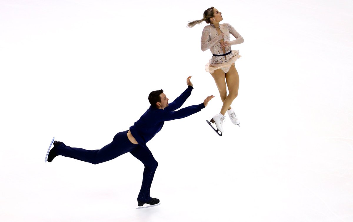 📸 These two photos are part of the 20 Global Sports Pictures of the Week. How much do you love them?

🔗 gettyimages.co.uk/search/events/…

#⃣ #FigureSkating #SynchroSkating