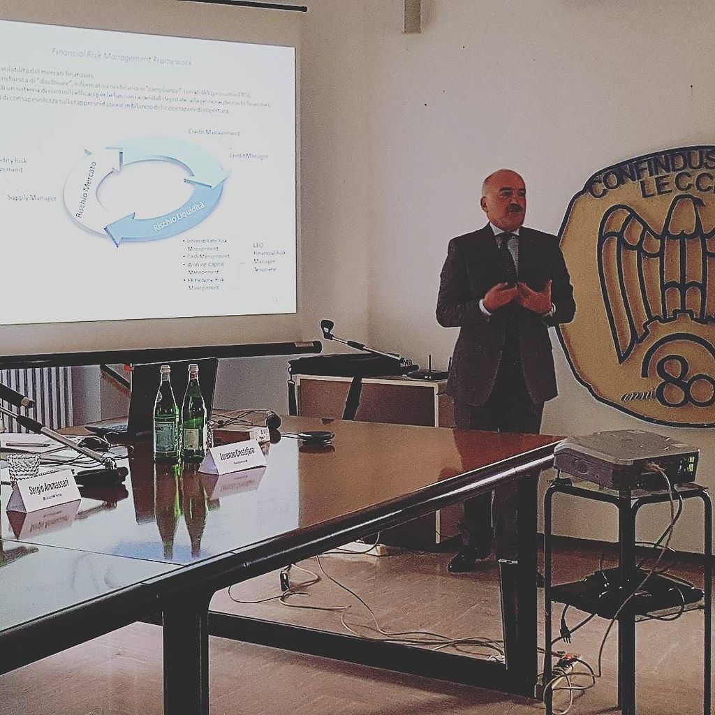ConfindustriaLe's tweet photo. Giovanni Ceci, AITI: in ogni ciclo aziendale - sia economico, sia patrimoniale - la gestione dei crediti commerciali influenza i risultati #cashmanagement https://t.co/fJyF7Hk4sJ https://t.co/eCCkPqcV2p