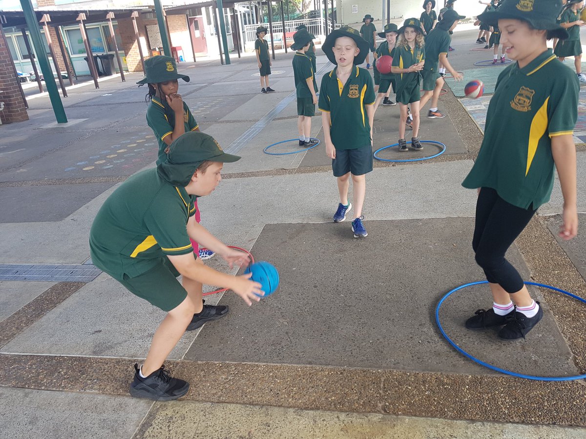 KoalaCPS's tweet photo. Hula snatch! #dribbling #ballcontrol @3_4Echidnas https://t.co/ELSaTNYO4d
