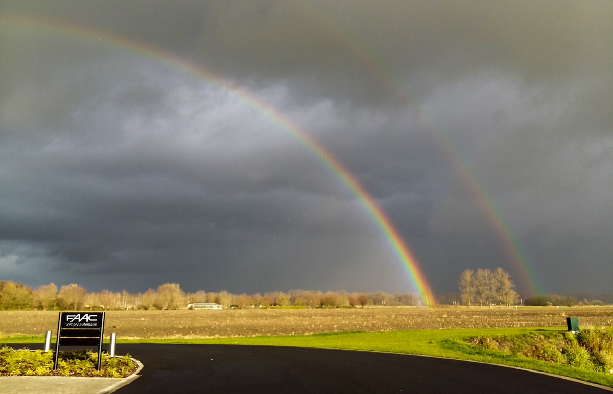 A #magical view at #Jabbeke! A double #rainbow! 🌈😍