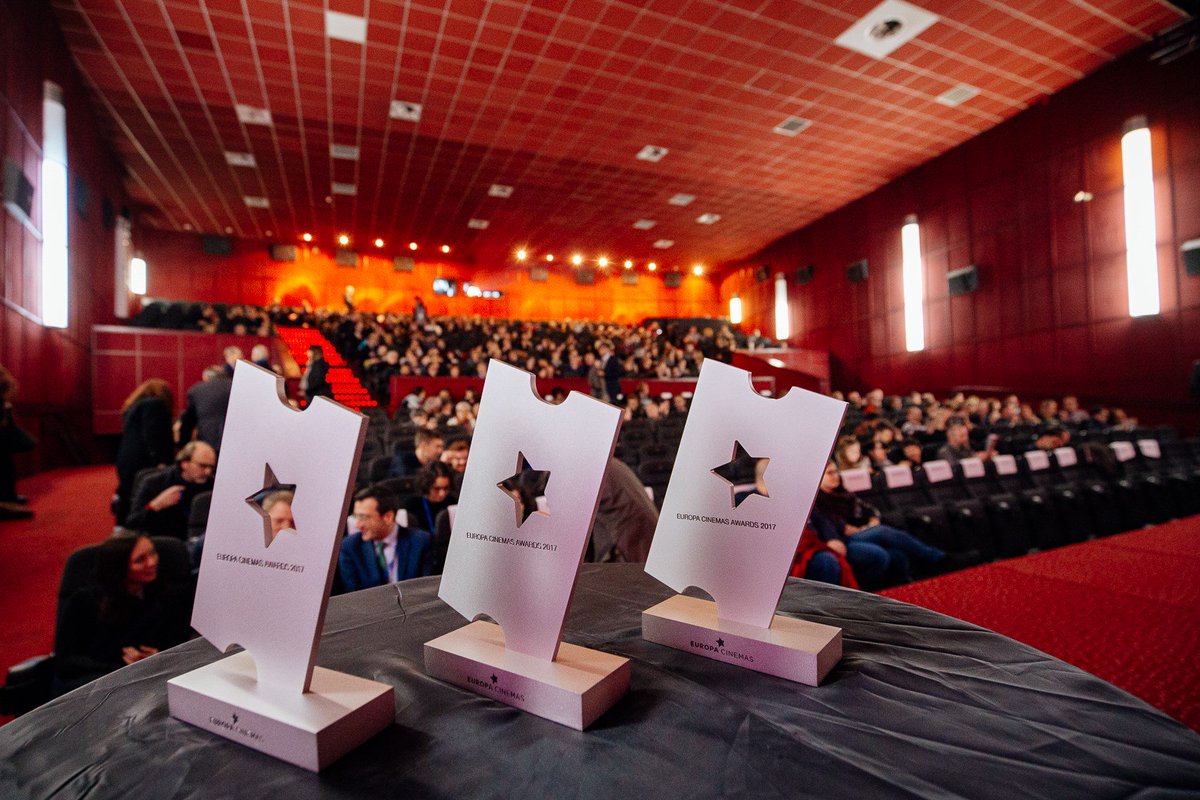 filmsfrompoland's tweet photo. #Nagroda Europa Cinemas #ECBucharest2017 dla kin Agrafka i KIKA @krkinopl https://t.co/G1In8N1L65 https://t.co/tIW5x8W0Fj