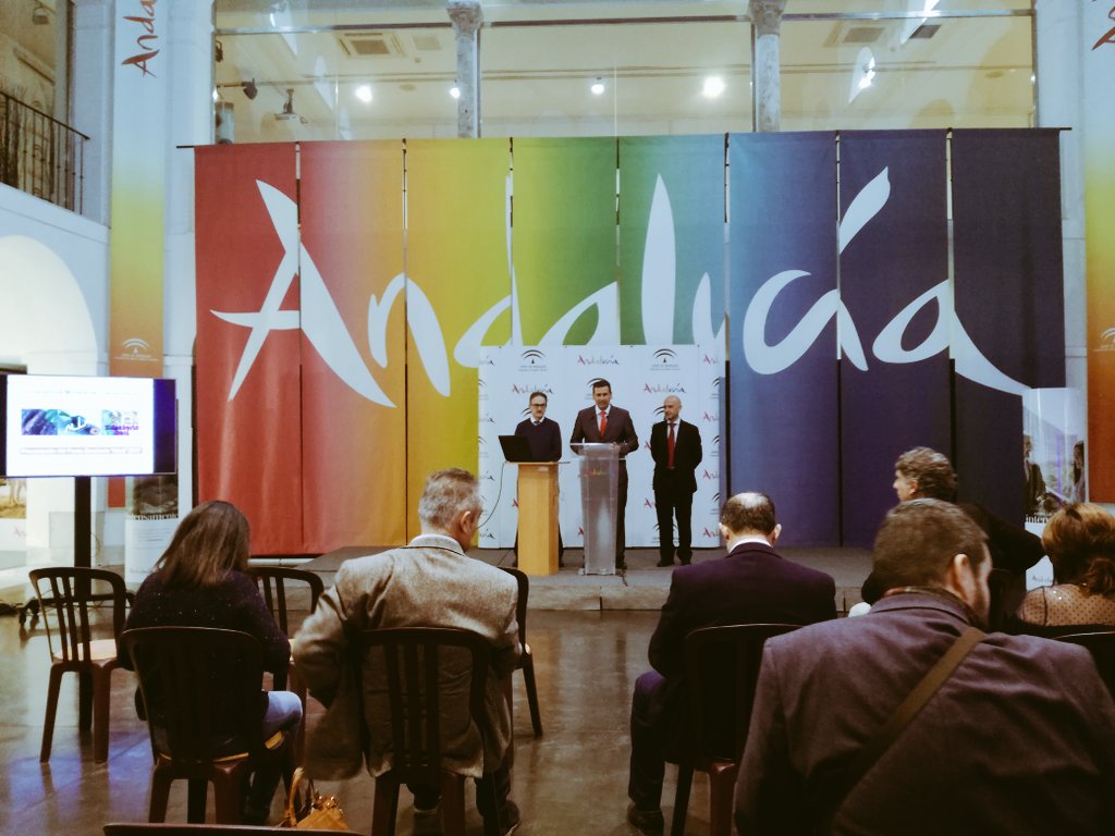 18noventa's tweet photo. Una vez más colaborando con @LaCartaMalacita en la presentación de la fiesta de la #ZanahoriaMorá de Cuevas Bajas. Siempre apoyando el producto malagueño https://t.co/qArERpd5Gy