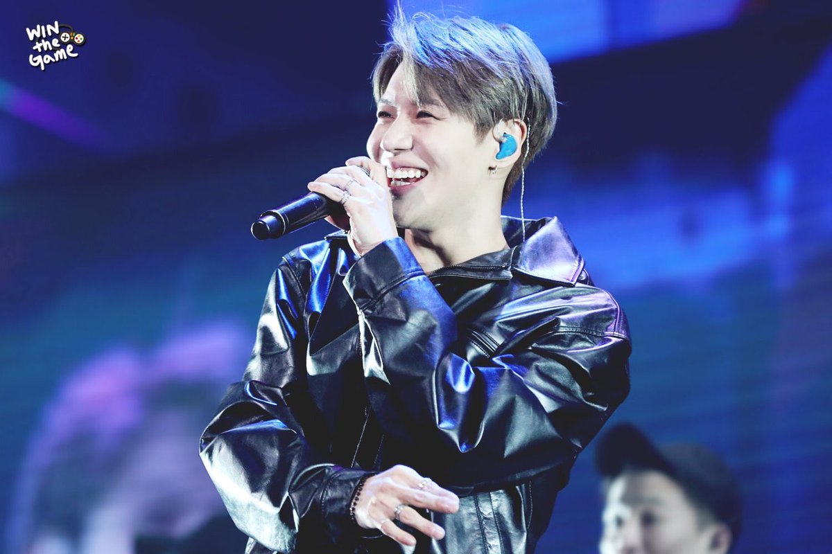 swt____1012's tweet photo. TAEMIN'OFF-SICK(on track)' in Japan

今年最後のライブ！！
まめたんとテムコンでした🙏🏻
すごい楽しかったし、近かったし、歌上手くなってるし感動
テミンの凄さに圧倒されるライブでした😂
やりたい事を成し遂げていくテミンは本当に人として尊敬する。

#offsickinJapan https://t.co/n5jQsM7OkM