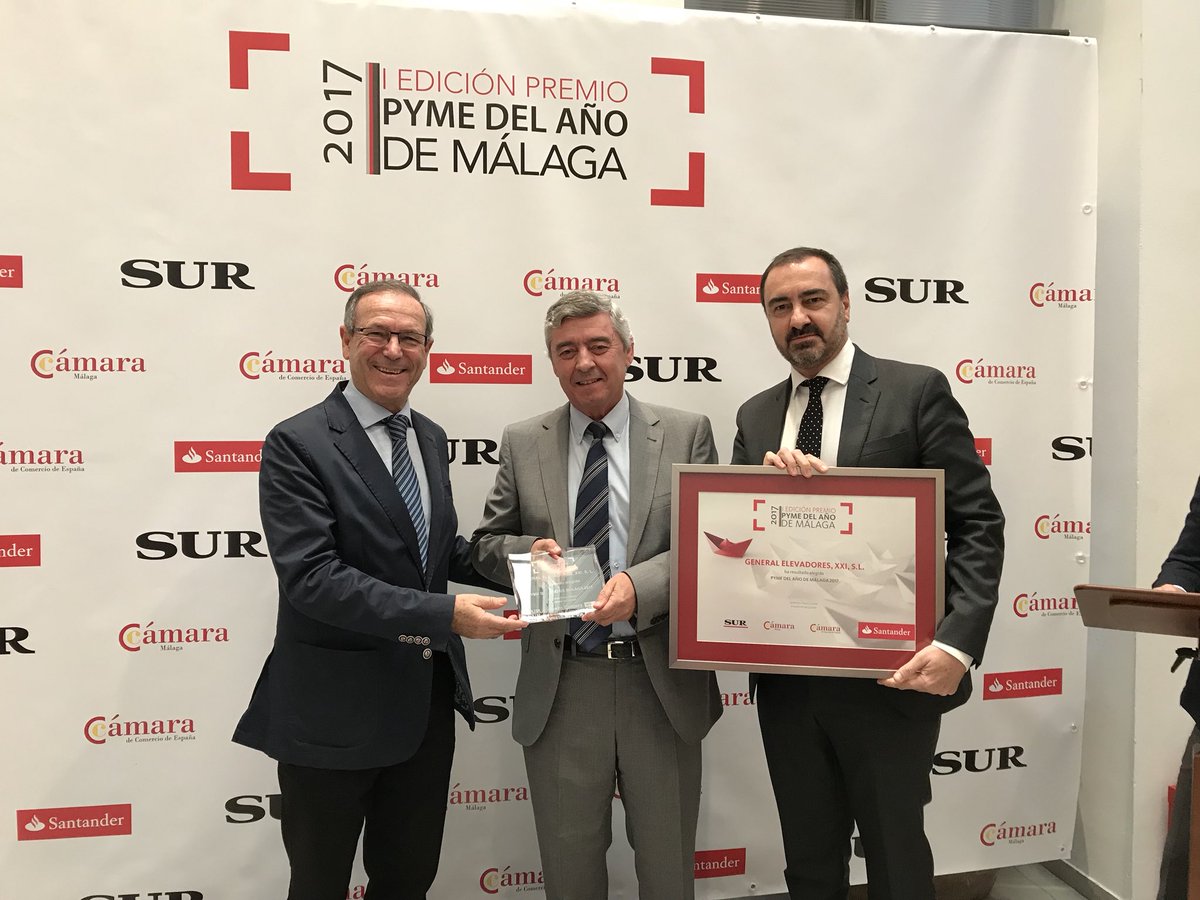 MalagaEconomica's tweet photo. La empresa General Elevadores XXI logra el galardón de Mejor Pyme del Año 2017 entregado por la @Camara_Malaga y @bancosantander con la colaboración de @DiarioSUR #PremioPyme2017 https://t.co/ggOWMREfC2