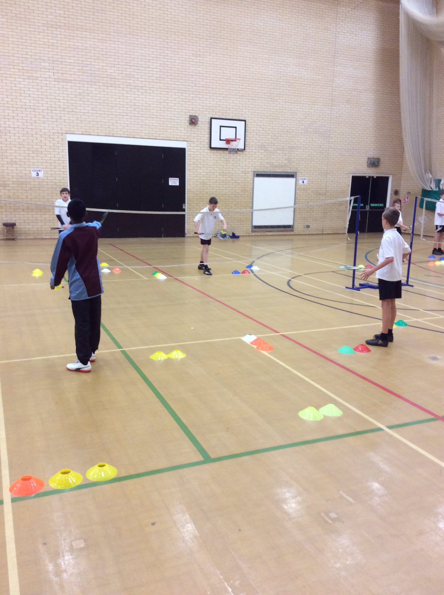 Moulton School PE on Twitter "Year 7 Badminton lesson short serve