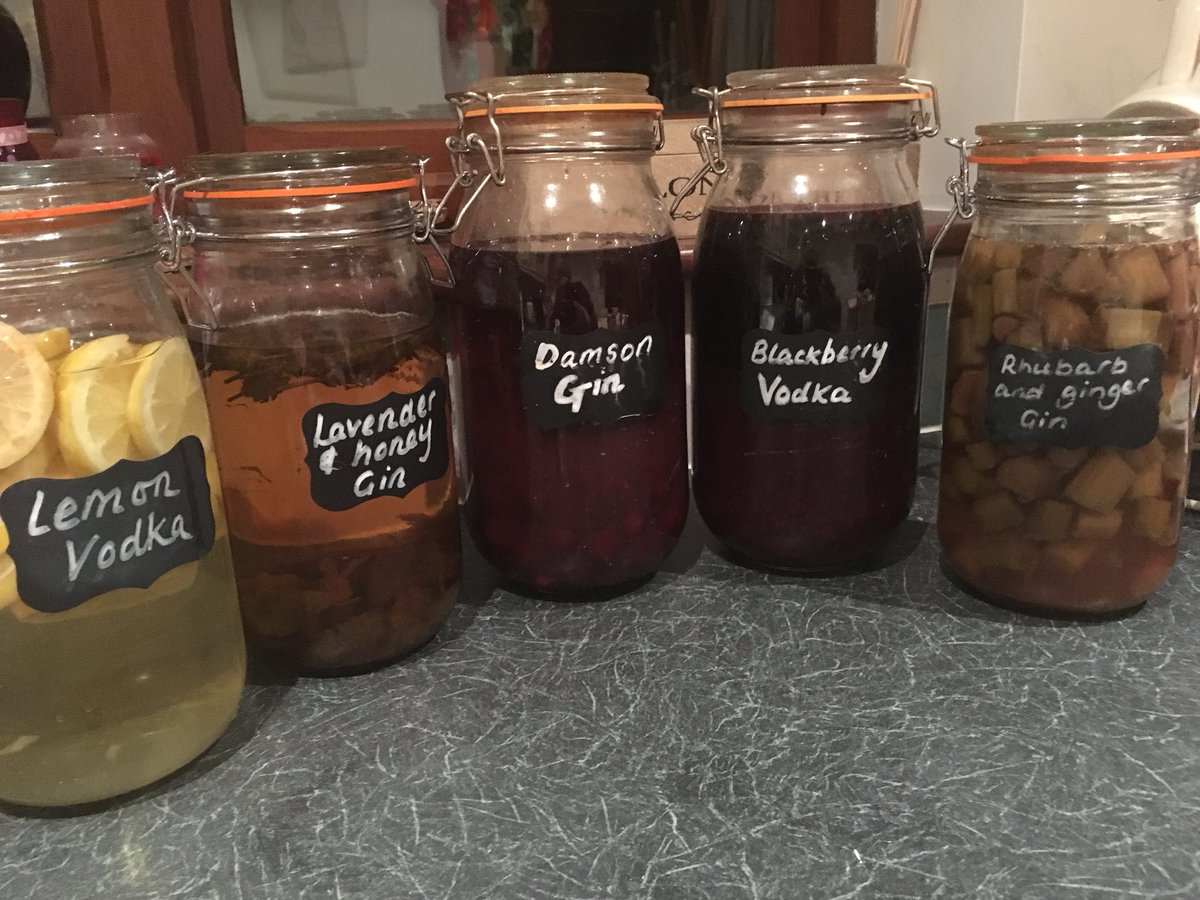 GingerbreadsH's tweet photo. Getting into the Christmas spirit #homebrew #homemade #recipe #gin #vodka #damsongin https://t.co/GhkGsdkGc9