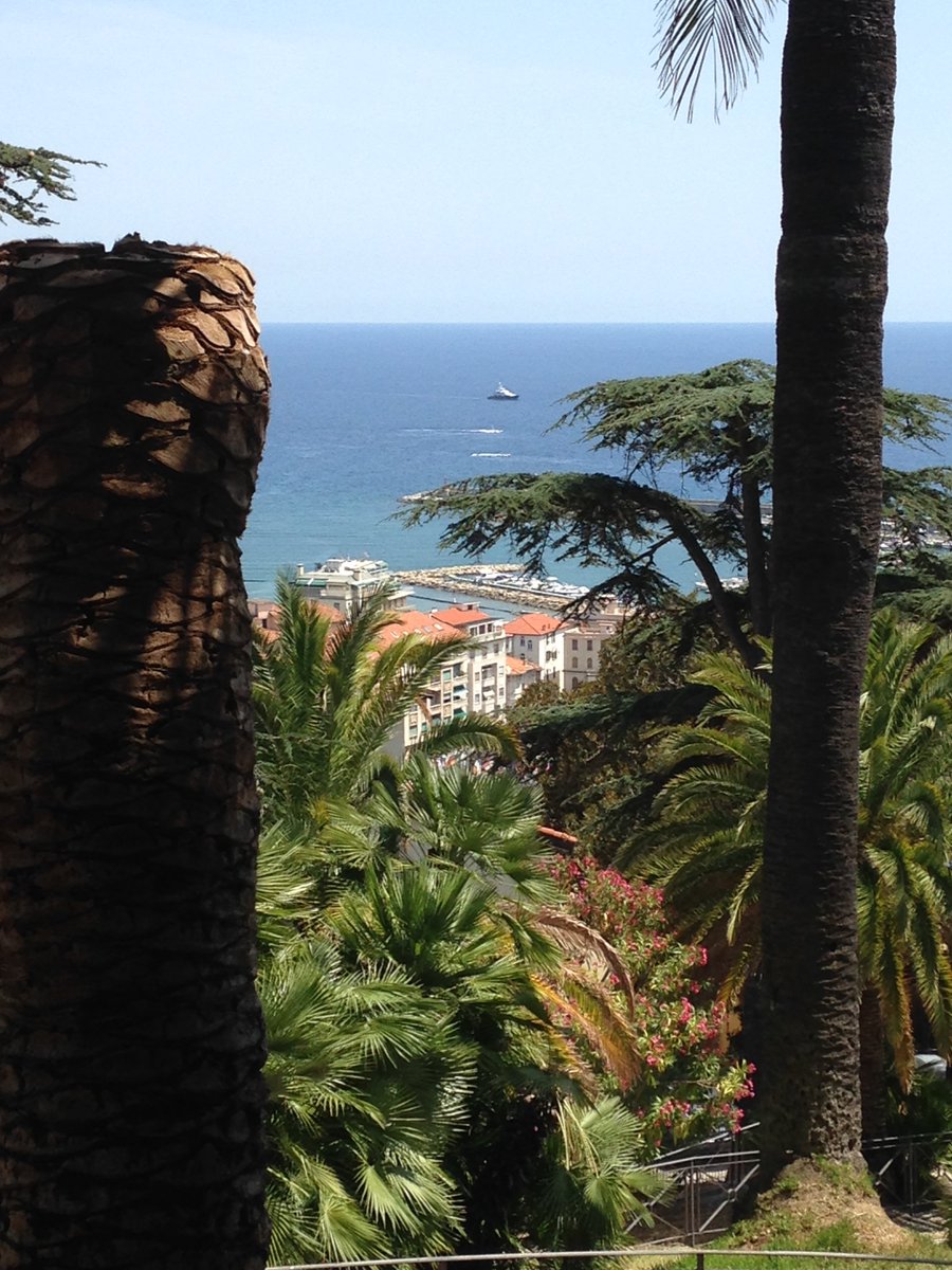 virees_ia's tweet photo. Envie d'Italie, San Remo est la ville parfaite pour un petit week end ou une journée !
https://t.co/VkWe5OvxL3 N'hésitez pas à venir sur notre blog pour donner vos avis et vos conseils ! https://t.co/6HBENRN66W