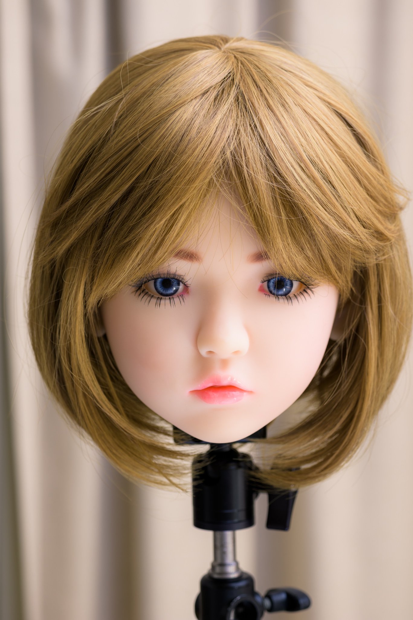 Куклы аниме. Кукла с короткой стрижкой. Новогодняя куколка аниме. Doll twitter. Обложка для вк куклы.