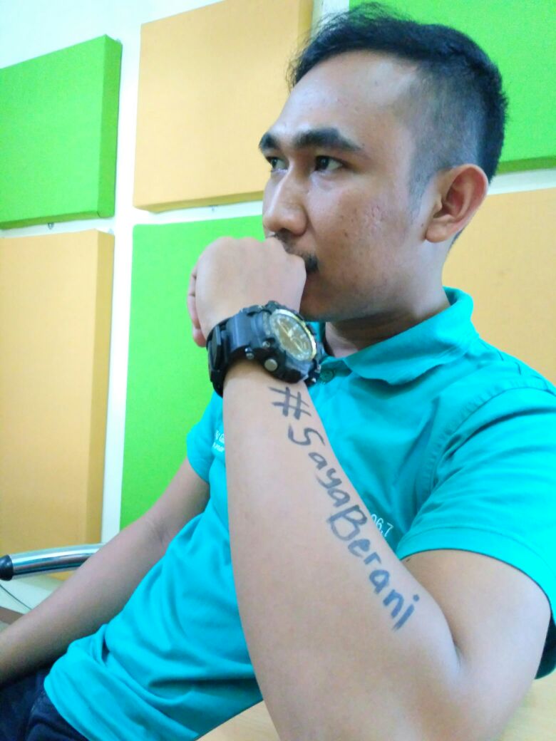 sonorafm967's tweet photo. @Sonora967 Turut mendukung Upaya Menghapus Stigma Terhadap HIV! #sayaberani #handsupfor #HIVprevention _Adi_ @unaids_id @UNAIDS @UNAIDS_AP @SmartFM_Manado @SonoraMedan @SmartFM_Bjm @smartfm_bpn @smartfm_medan @smartfm_plb @RiafmSolo @Sonora998 @sonora_semarang https://t.co/nbVV7U4KPE